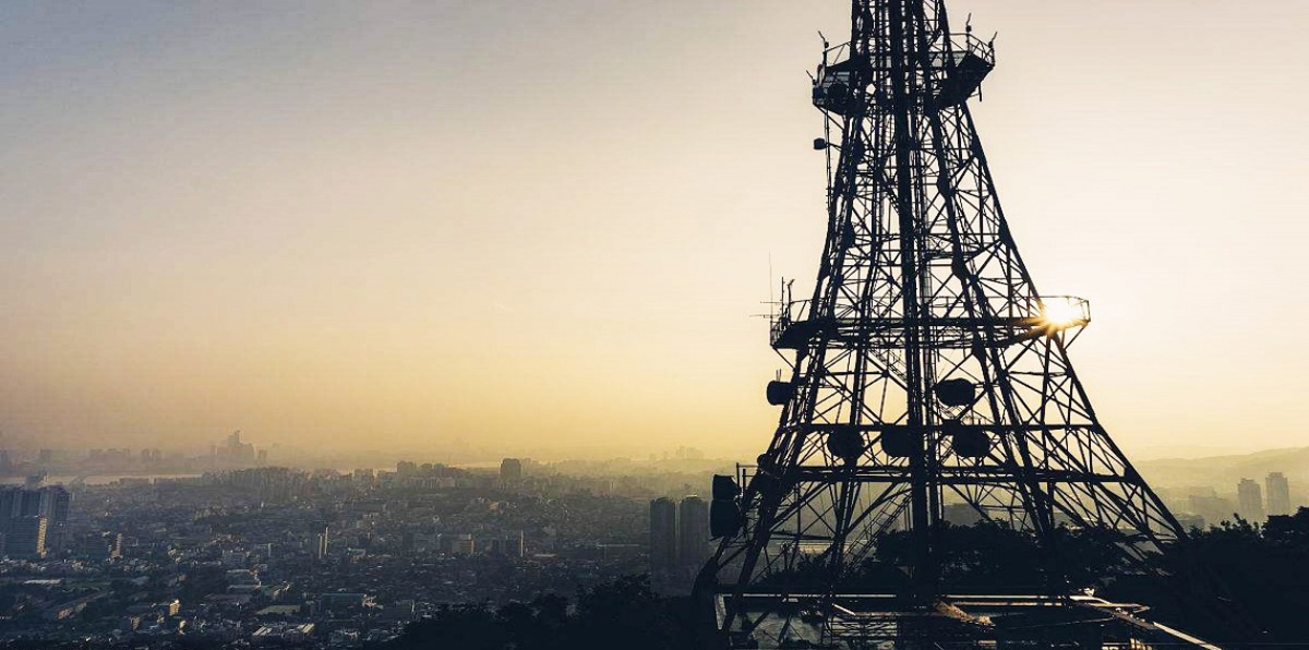 انقطاع تام للكهرباء في نينوى العراقية إثر انهيار برج الطاقة الناقل