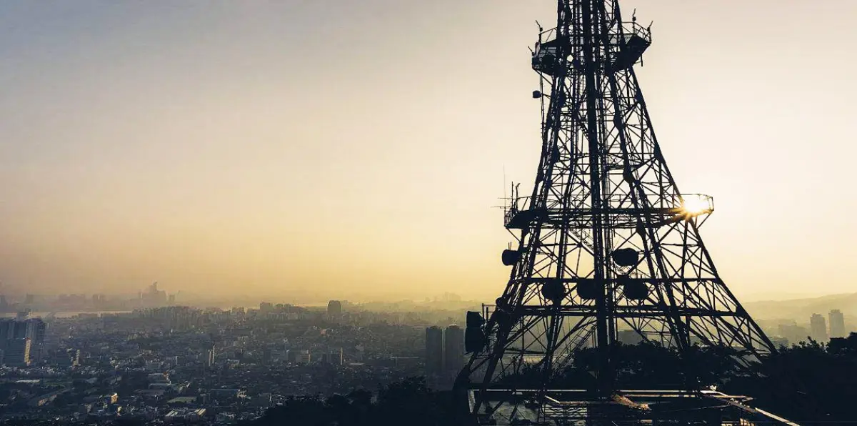 انقطاع تام للكهرباء في نينوى العراقية إثر انهيار برج الطاقة الناقل