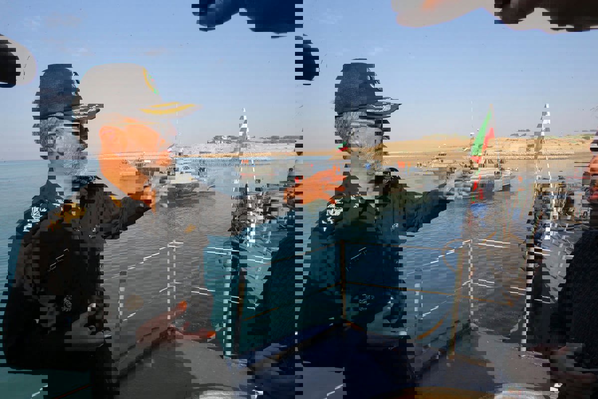 البحارة مقابل المهربين.. هل تسعى إيران لابتزاز اليمن بملف المحتجزين؟