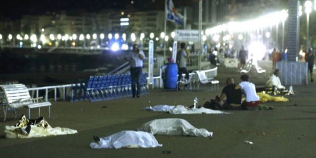 أوباما يندد "بالهجوم الإرهابي المروع" في نيس