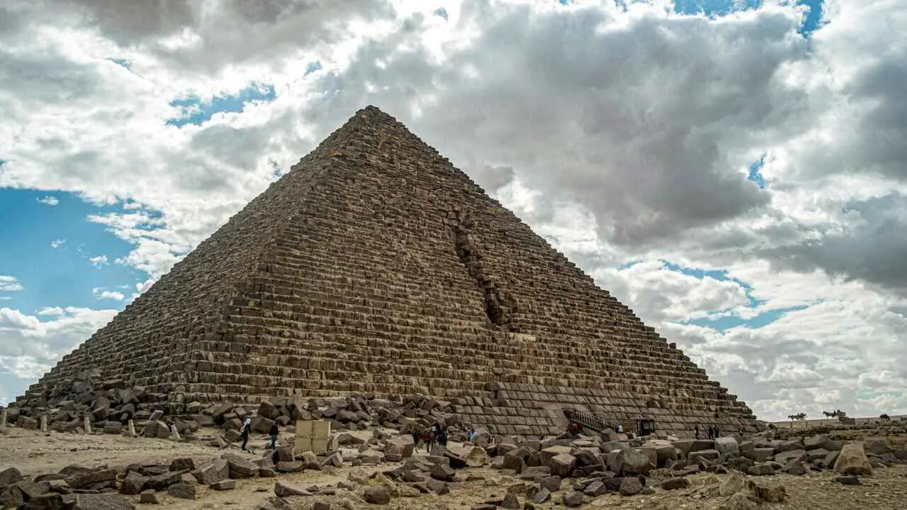 كيف استعان المصريون بالمياه لبناء الأهرامات؟