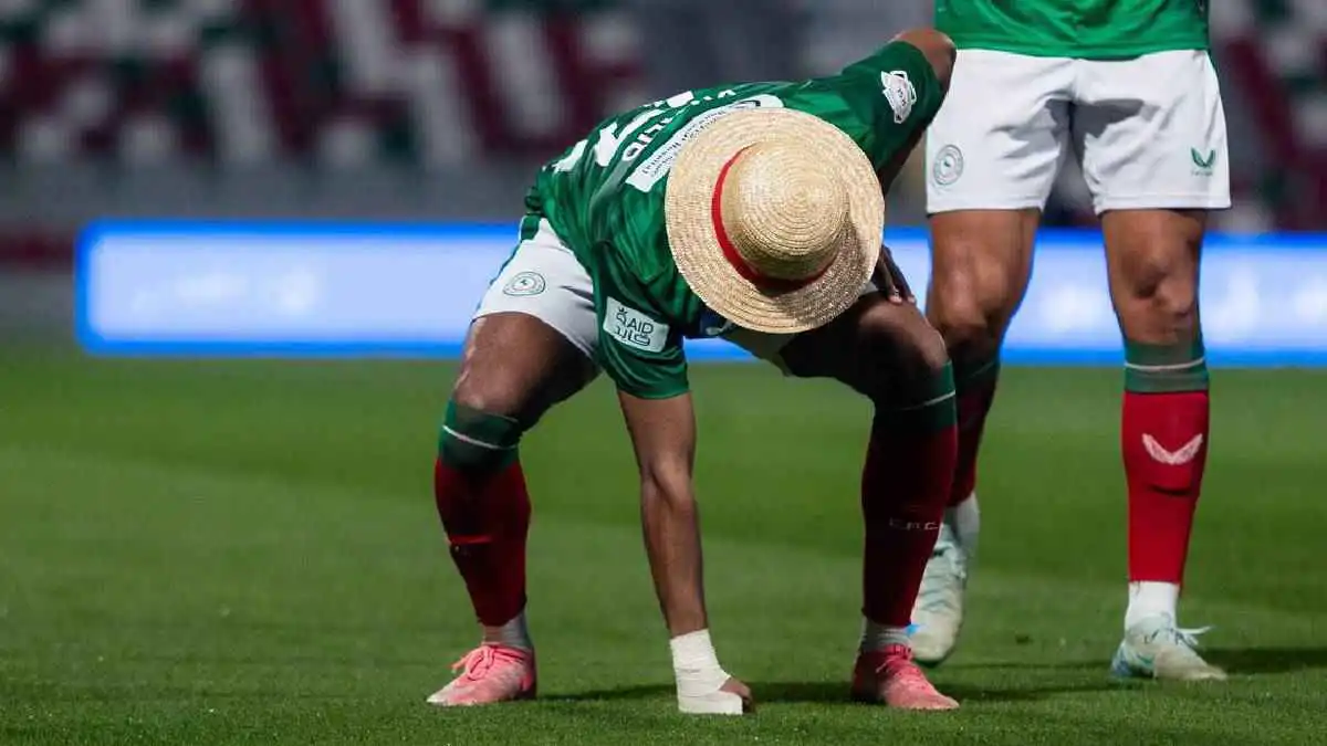 ارتدى قبعة وضرب الأرض.. سر احتفال خالد الغنام المثير في مباراة الاتفاق والفتح