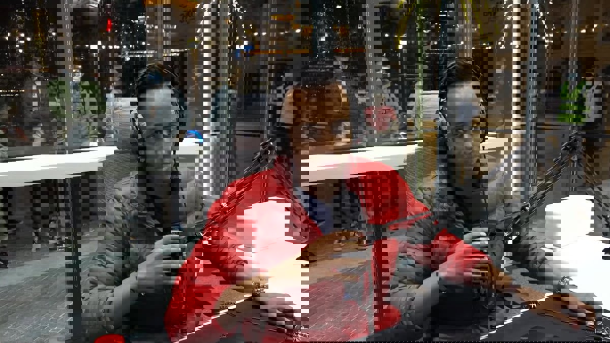 من دبي.. "أبو فلة" يطلق مبادرة لجمع 10 ملايين دولار لتدفئة اللاجئين