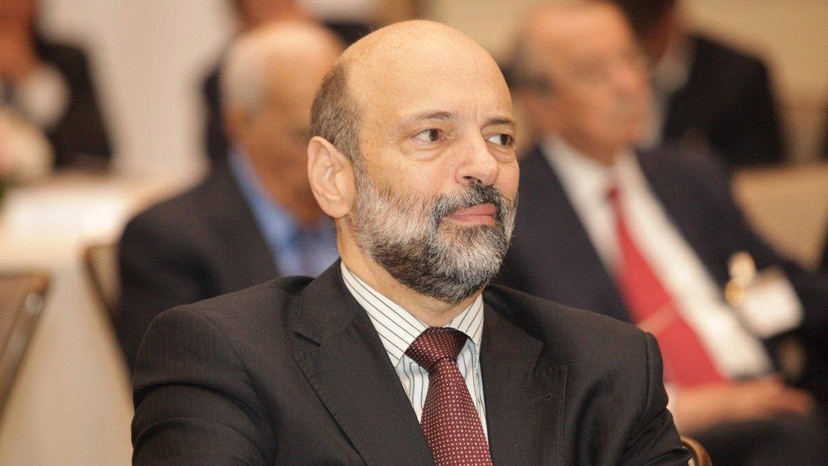 وفد رفيع إلى أمريكا.. مساعٍ أردنية بقيادة الرزاز لإنقاذ الاقتصاد المنهك
