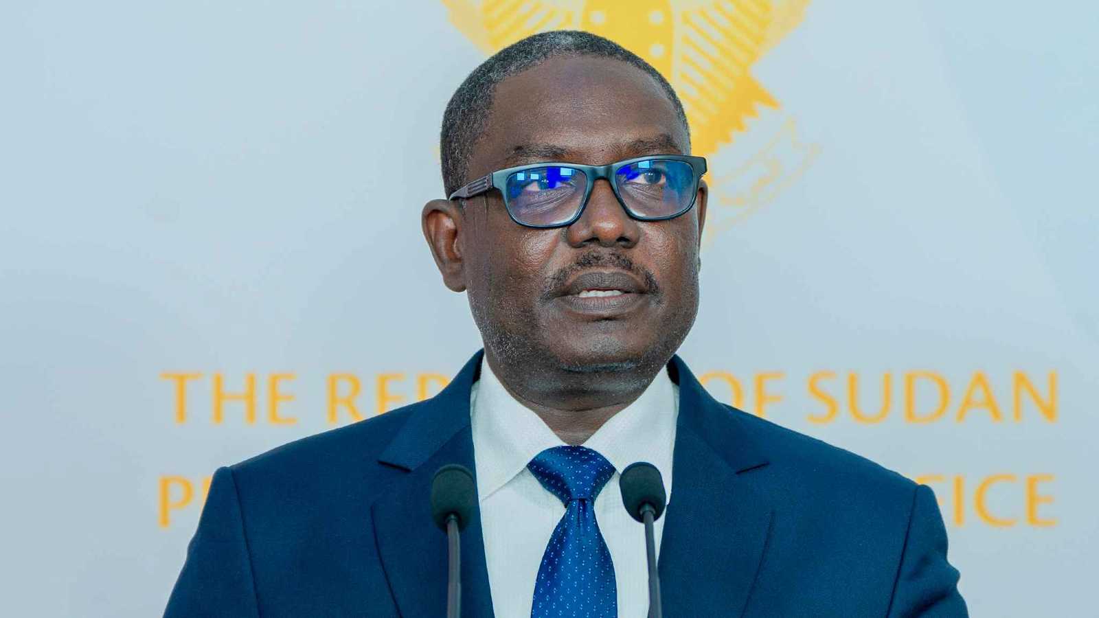 السودان.. رئيس حكومة السلام يعلن تعيين وزراء الخارجية والداخلية والصحة