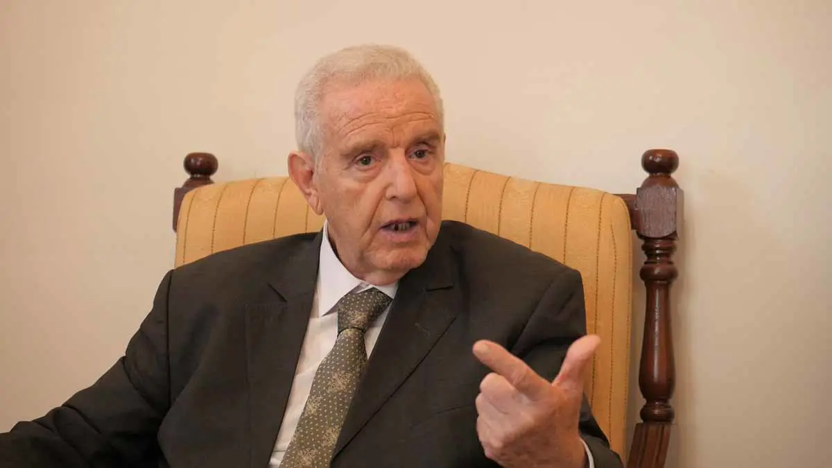 قيادي بارز في الحزب الحاكم بالجزائر يرفض ترشح بوتفليقة