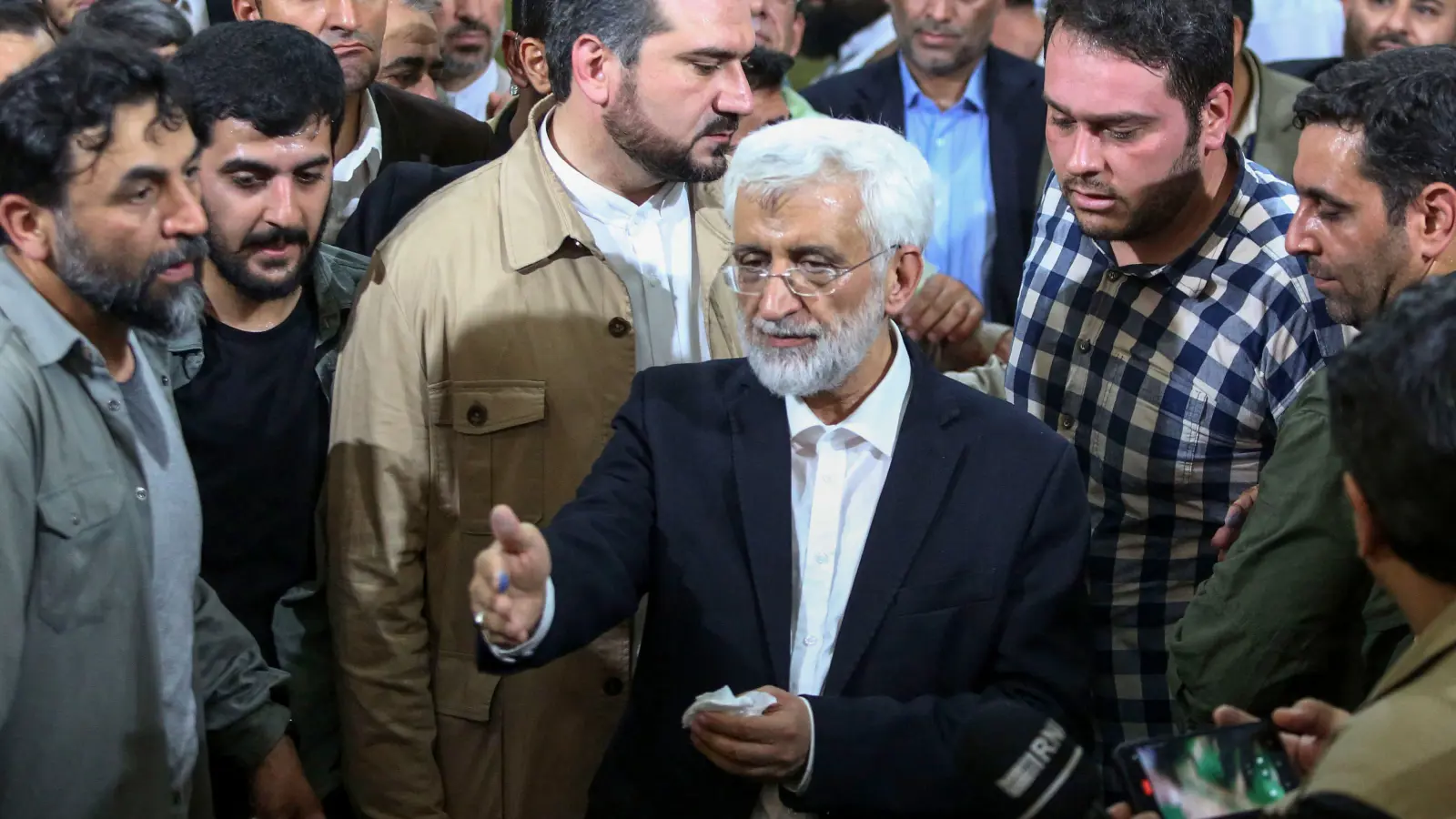 "انقلاب هادئ".. غياب مجتبى يشعل "ثورة شك" في صفوف القيادة الإيرانية