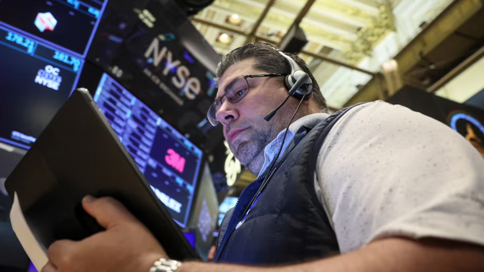 بورصة نيويورك تسجل أكبر الخسائر بعد فرض الرسوم الجمركية