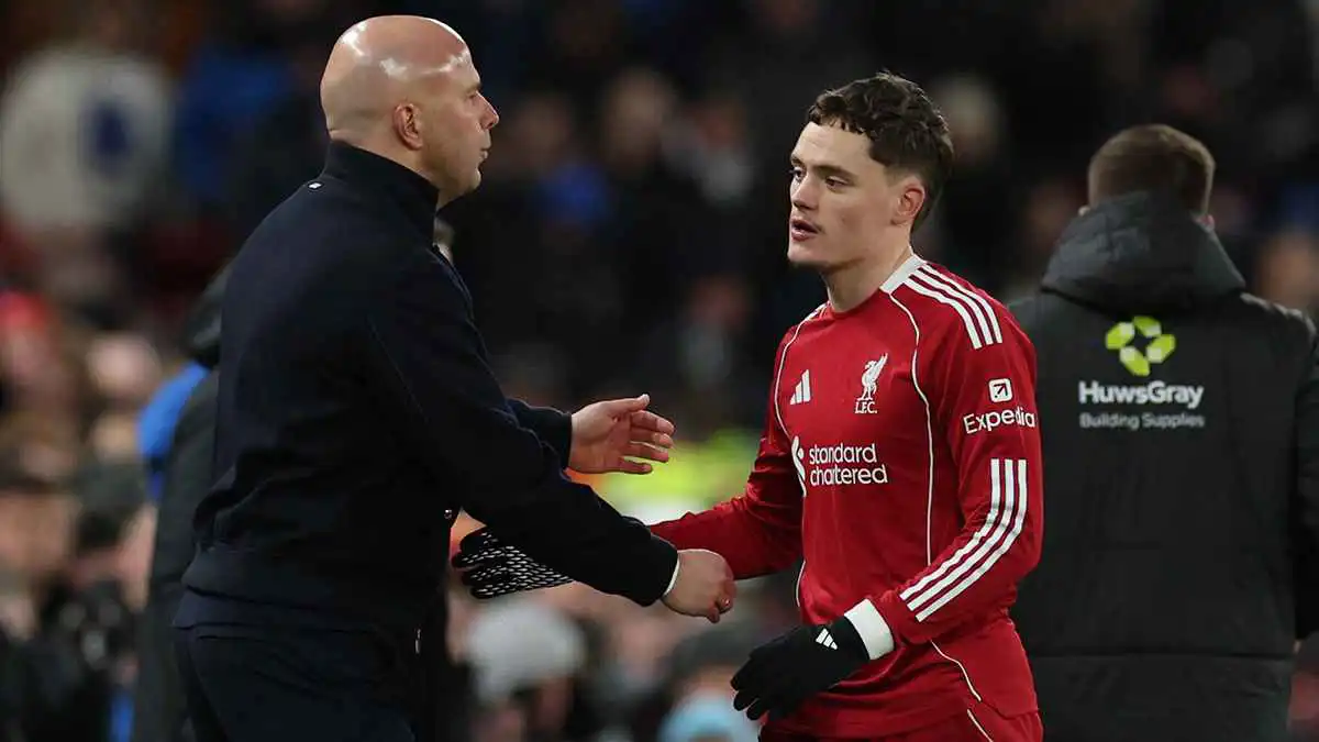 أحرج حارس المرمى.. هدف خرافي لفيرتز في تدريبات ليفربول (فيديو)