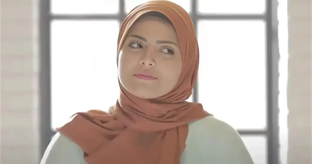 أسماء جلال بالحجاب