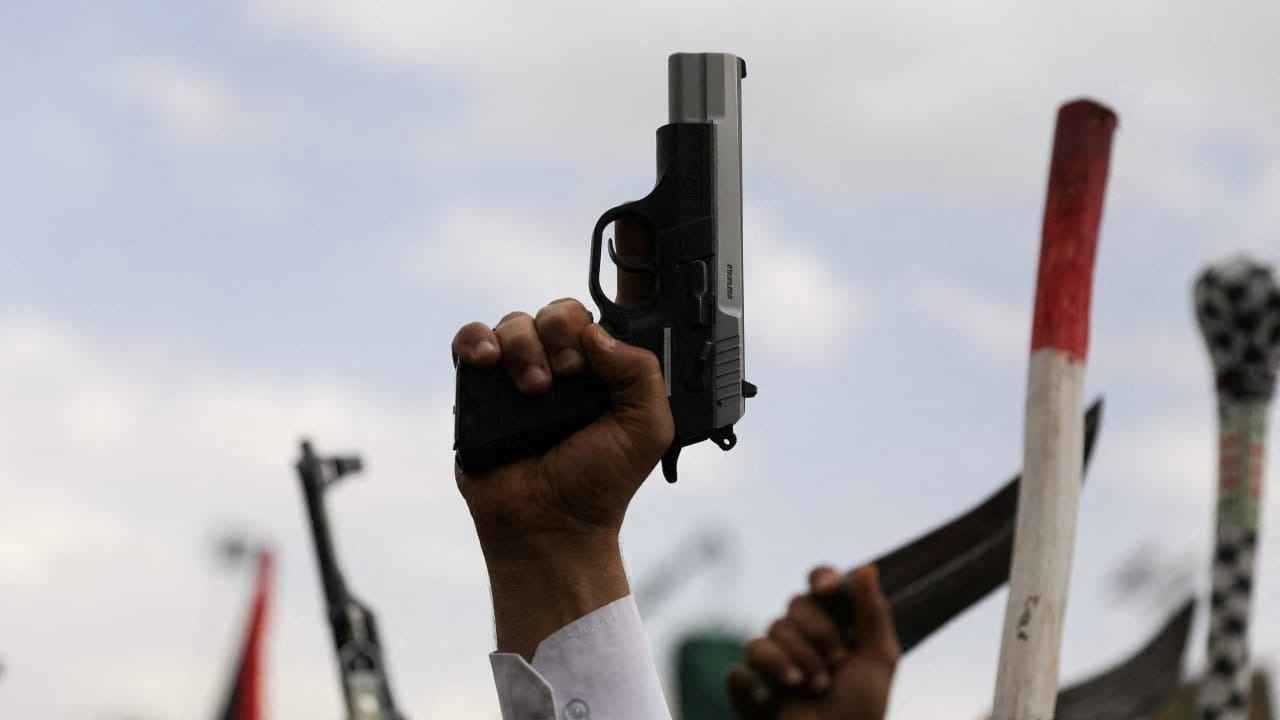 أسلحة أمريكية في اليمن للبيع على إكس وواتساب.. ما القصة؟