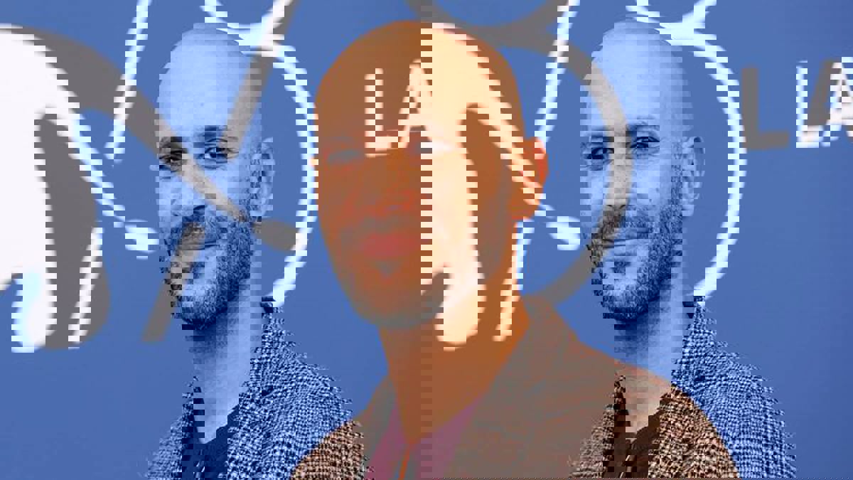 مؤلف فيلم الجزيرة يرد على باسم سمرة بشأن استبعاده لصالح أحمد السقا