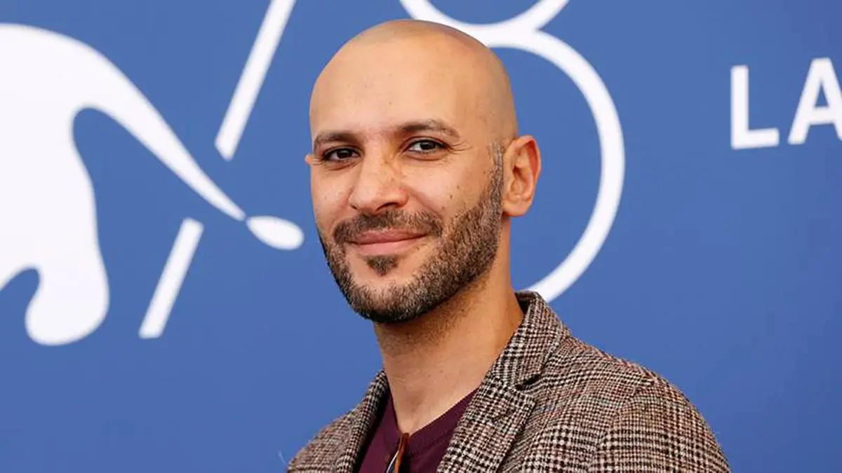 مؤلف فيلم الجزيرة يرد على باسم سمرة بشأن استبعاده لصالح أحمد السقا