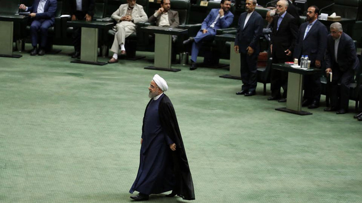 نائب إيراني: حكومة روحاني هددت بالاستقالة إذا لم تمرر الموازنة