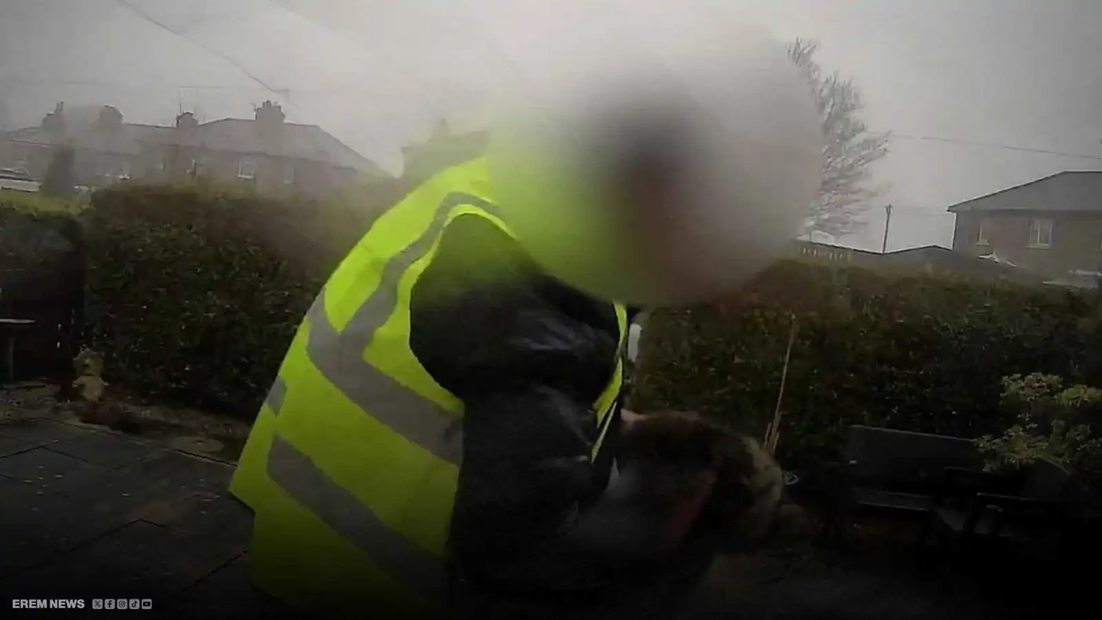 أوصل الطلب وسرق القطة.. كاميرا منزلية تفضح سائق توصيل أمازون (فيديو إرم)