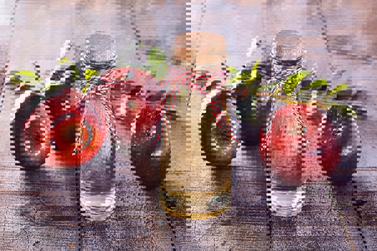 بعد رواجه على تيك توك.. الأطباء يحذرون من مخاطر خل التفاح 