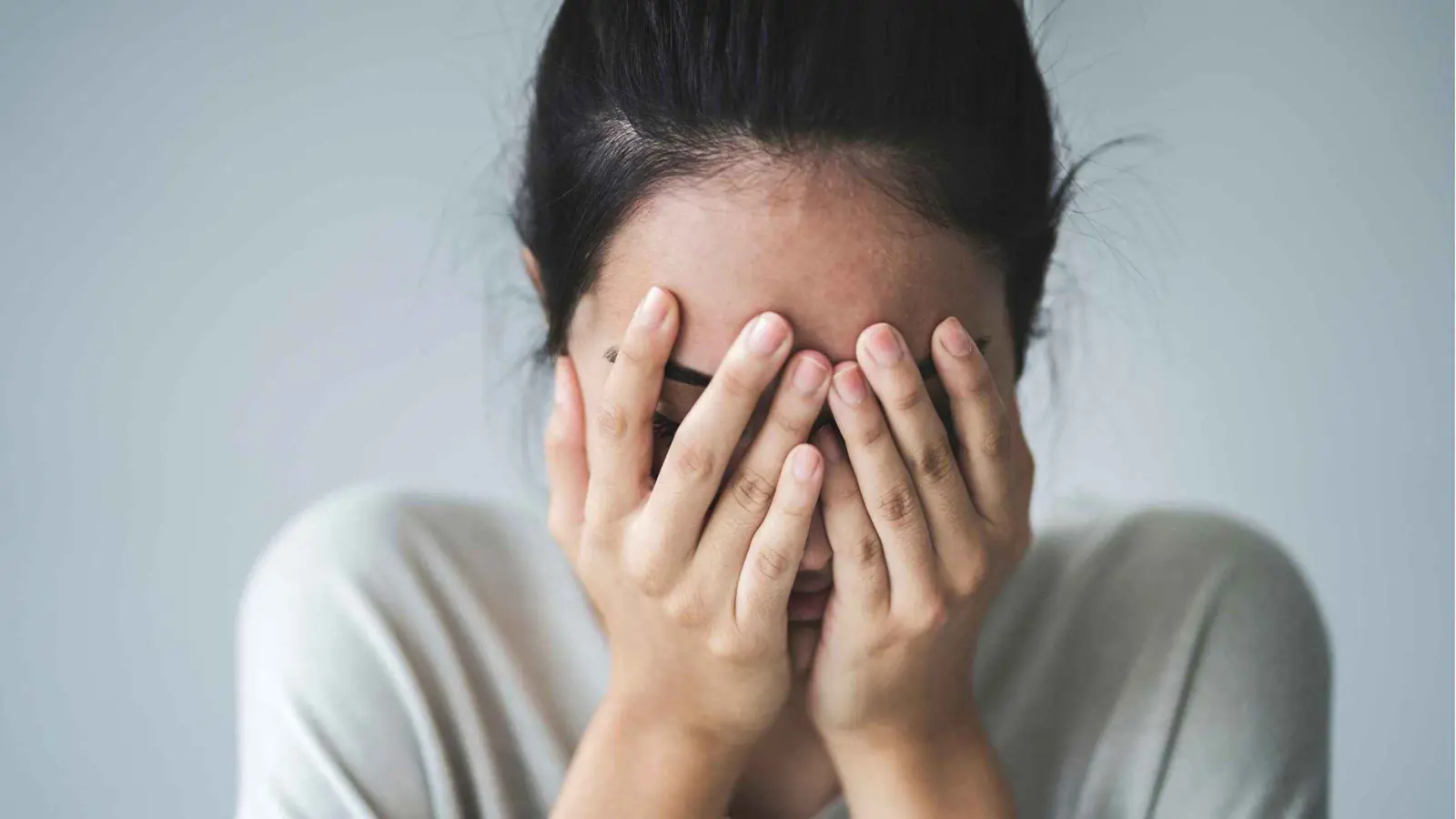 بدقيقة واحدة.. طريقة "بسيطة" تخلصك من القلق