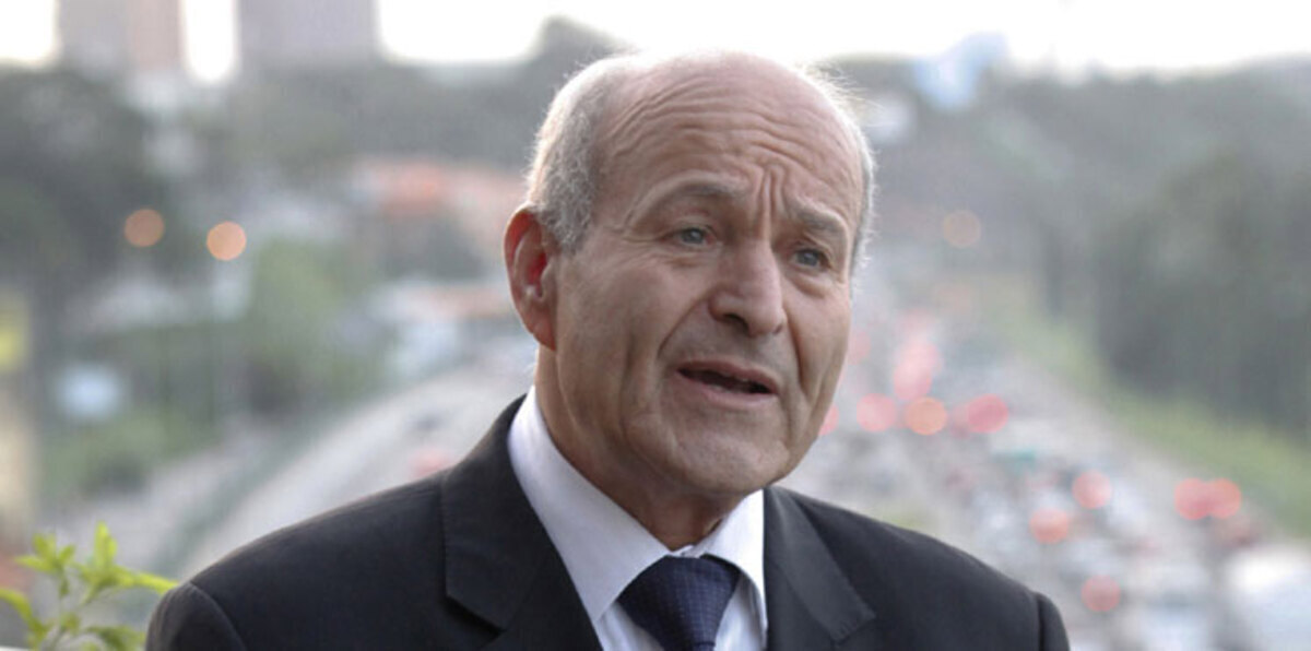 الجزائر تمنع رجل أعمال معروفًا من حضور مؤتمر اقتصادي