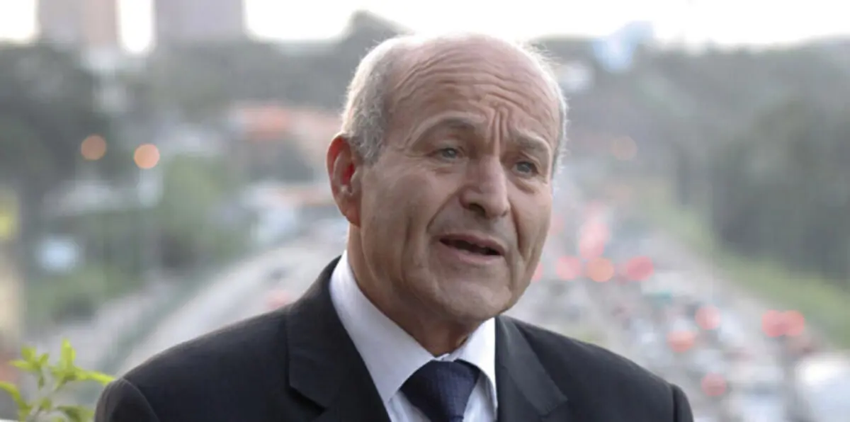 الجزائر تمنع رجل أعمال معروفًا من حضور مؤتمر اقتصادي