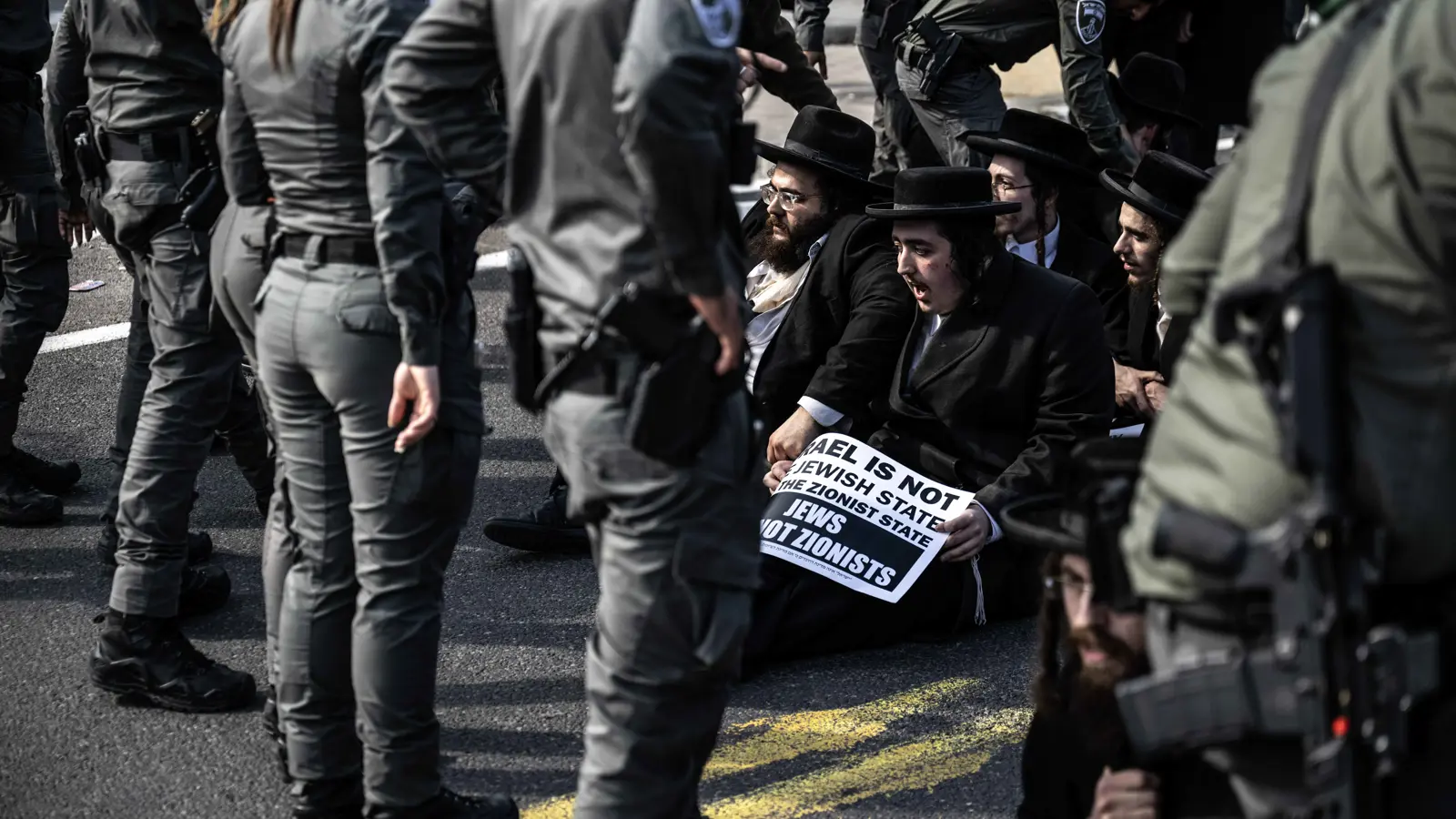 الحريديم يُصعدون.. أزمة التجنيد تهدد ائتلاف نتنياهو