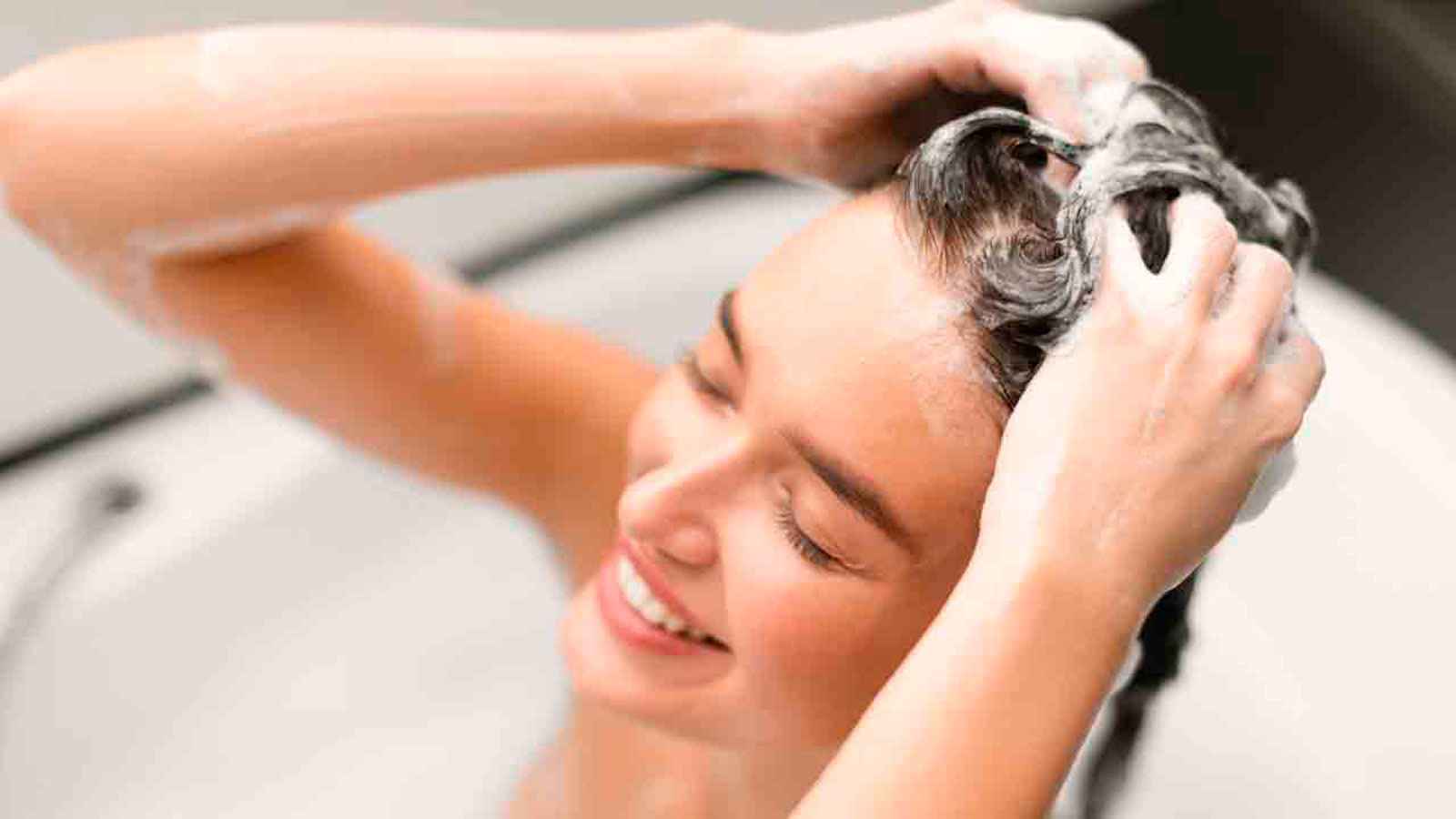 هل يُعزز شامبو "البيوتين" نمو الشعر؟