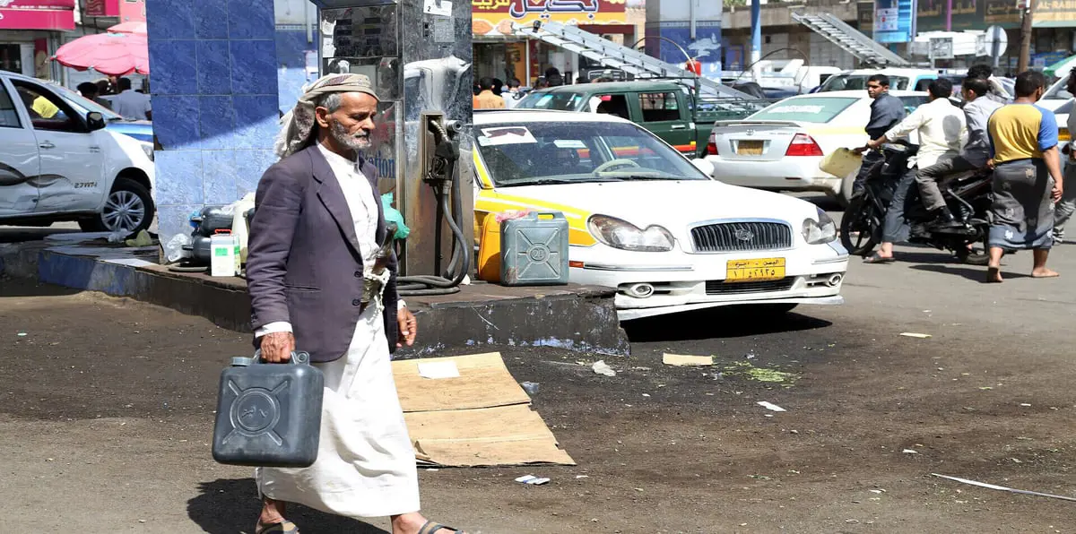 اليمن يطرح مناقصتين لشراء 120 ألف طن متري من الوقود