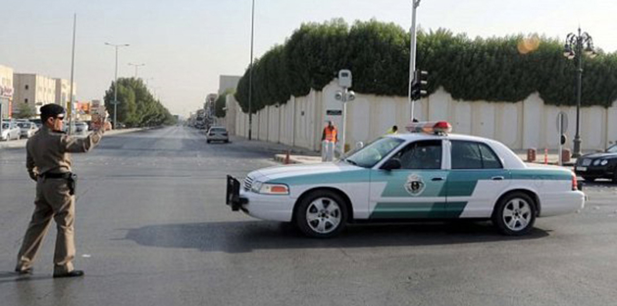 تفاصيل اعتداء شقيقين على رجلي مرور في السعودية