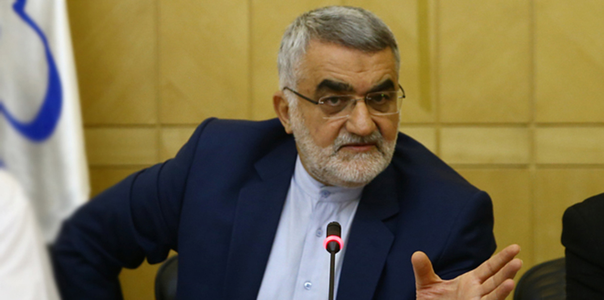 إيران تطالب الأسد بإسقاط المقاتلات الأمريكية بعد قصفها لجنوده