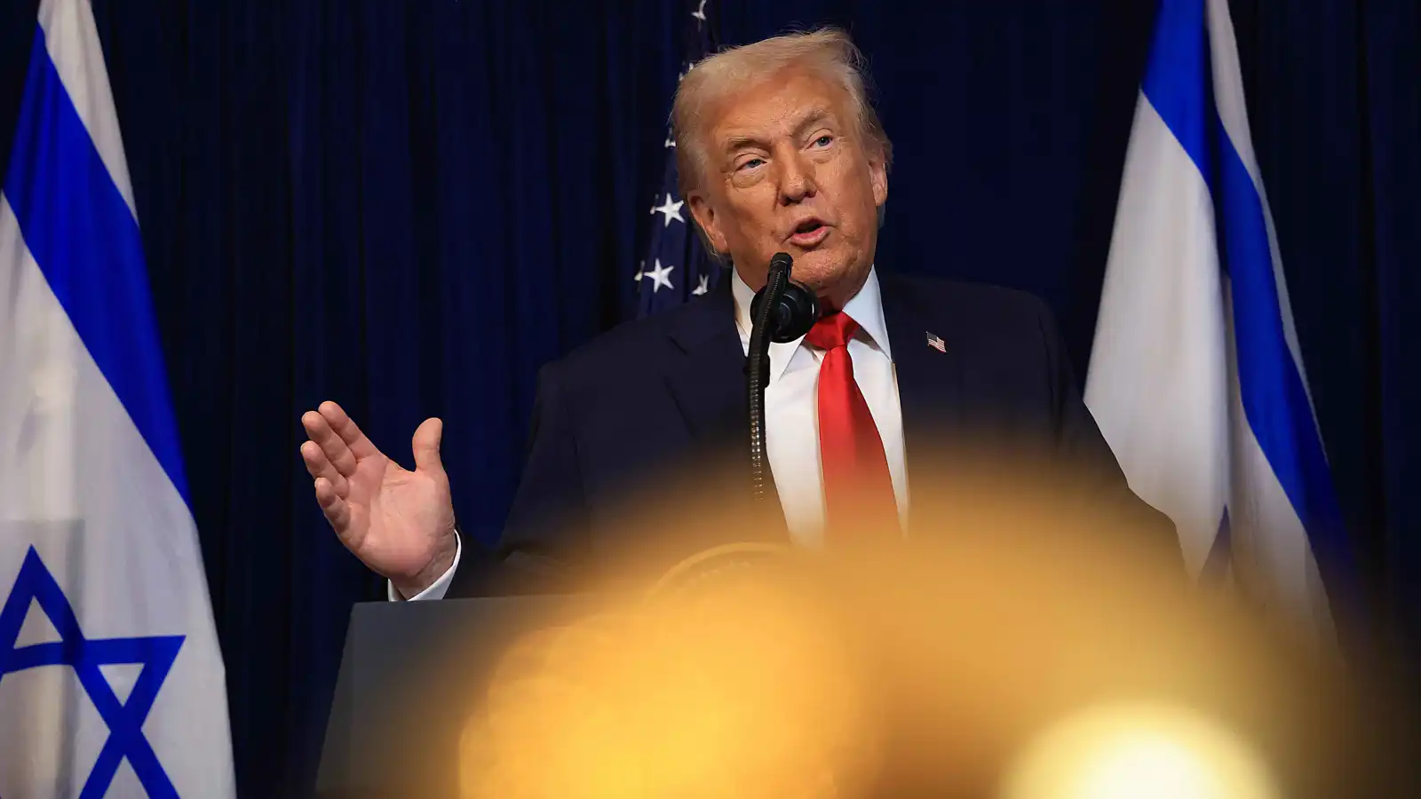 ترامب يخطط لإرسال سفن أمريكية إلى سواحل كندا