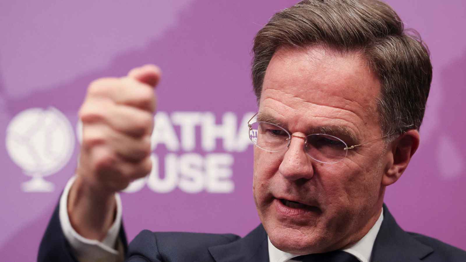 الناتو يطالب بضمانات أمنية قوية لأوكرانيا