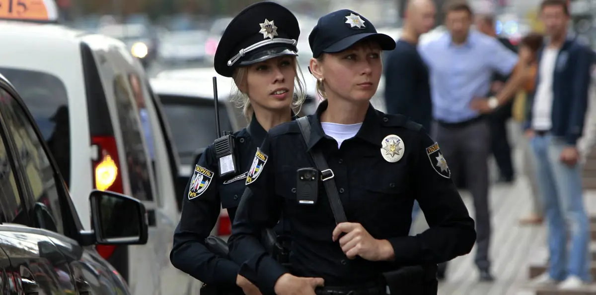 بعد إنذار بوجود قنابل.. محطات المترو تستأنف عملها في عاصمة أوكرانيا