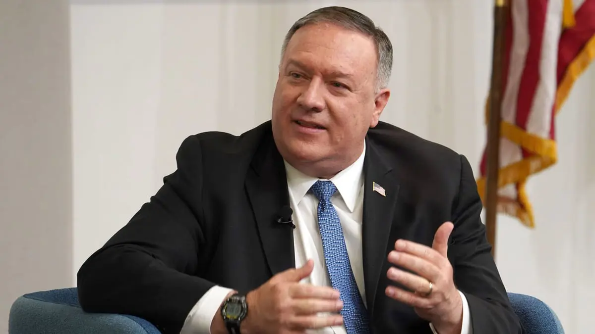 الخارجية الأمريكية تبحث عن زجاجة كحول أهدتها اليابان لبومبيو