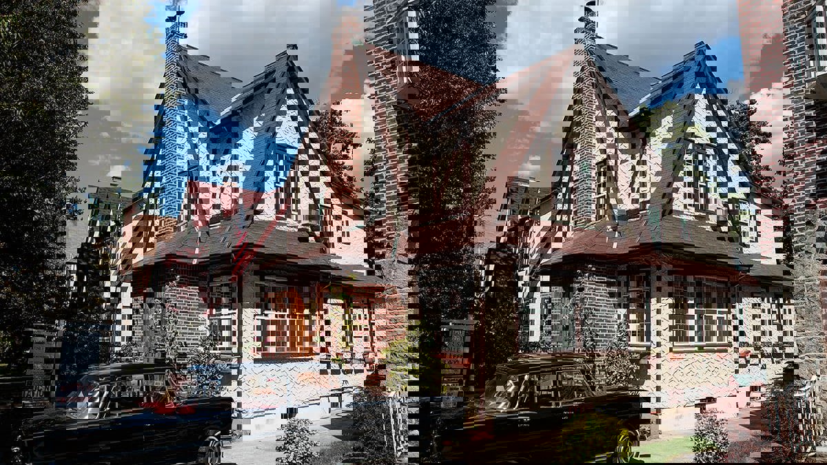 وكالة عقارية تعرض على أنصار ترامب شراء منزل طفولته لإهدائه له‎