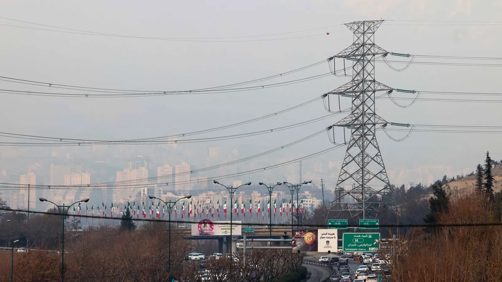 "لا كهرباء من إيران".. قرار أمريكي يضع العراق أمام "تحد صعب"