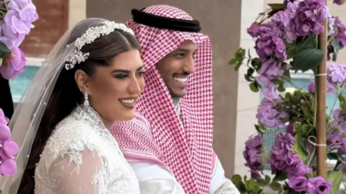 5 مقاطع لافتة من حفل زواج نايف هزازي وهديل خان (فيديو)