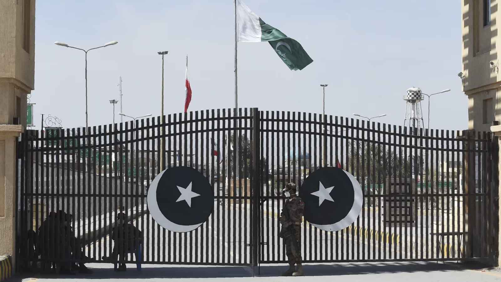 باكستان تغلق المعابر الحدودية مع إيران في بلوشستان