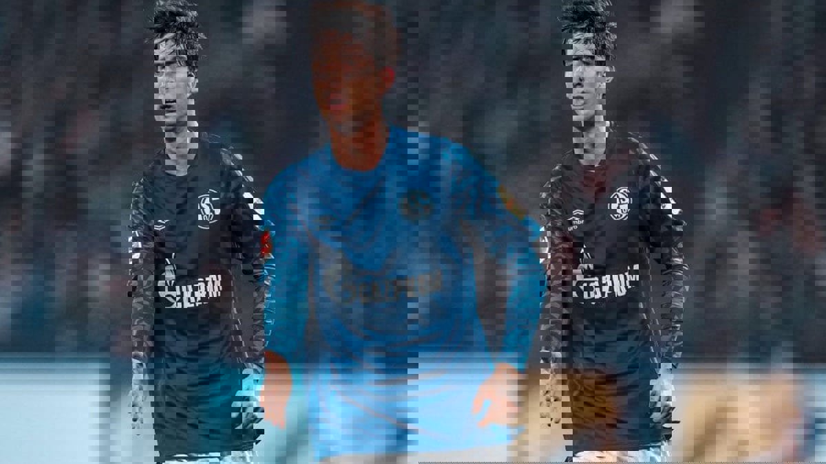 نادي برشلونة يعلن عودة مدافعه خوان ميراندا