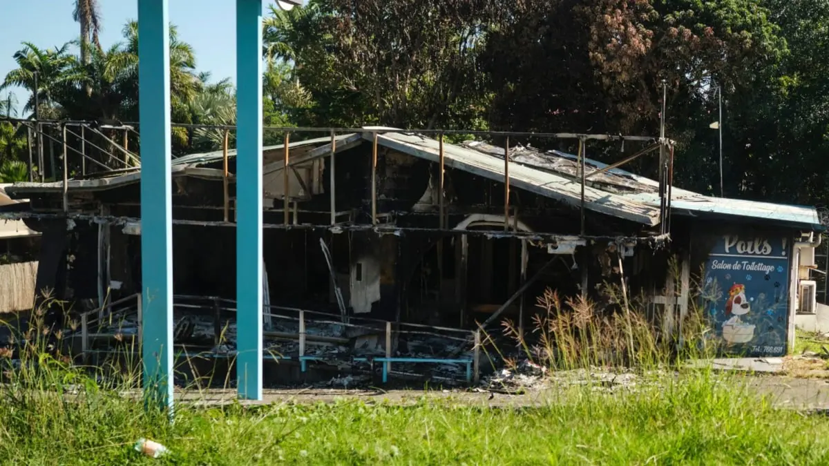 سابع قتيل في "كاليدونيا" مع استمرار التوتر غداة زيارة ماكرون