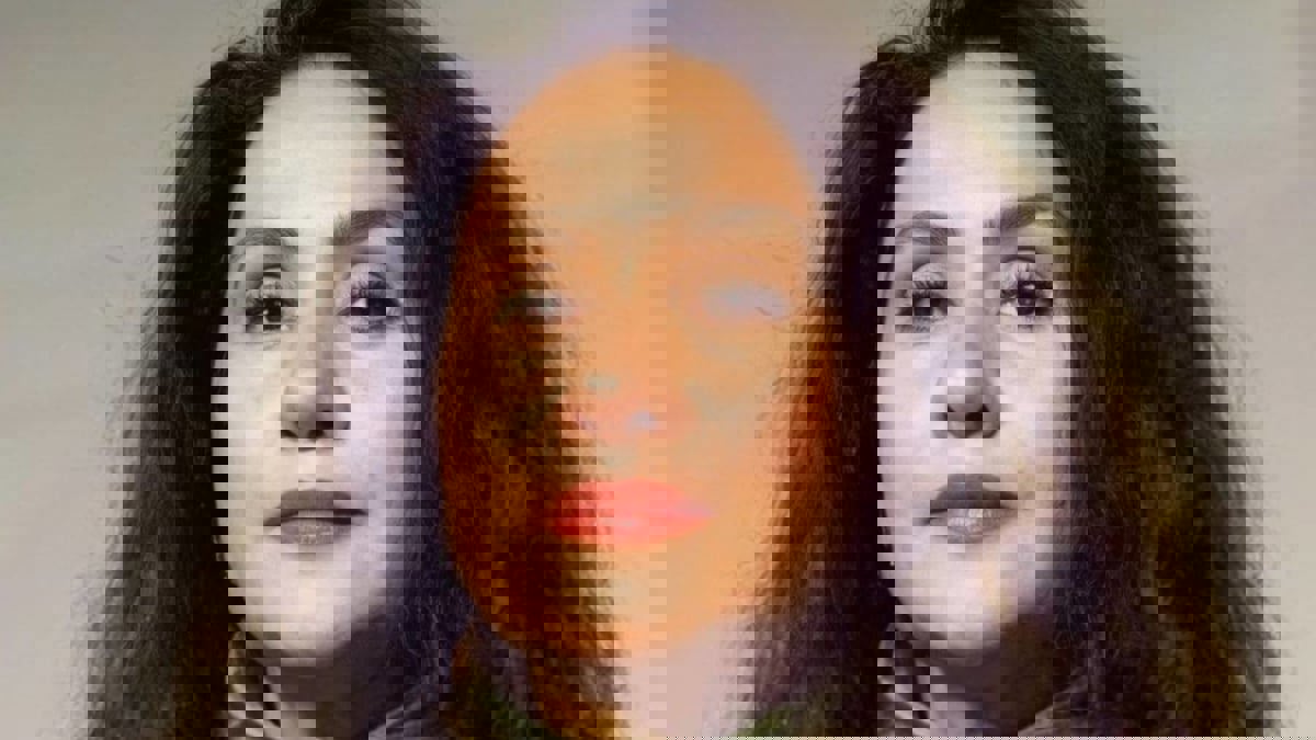 "باهبل".. كيف رسمت رجاء عالم صورة مدهشة لنساء مكة؟ 