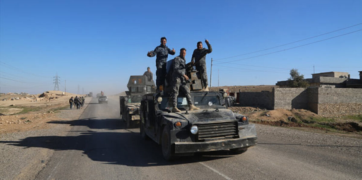 القوات العراقية تصل مشارف مطار الموصل (صور)