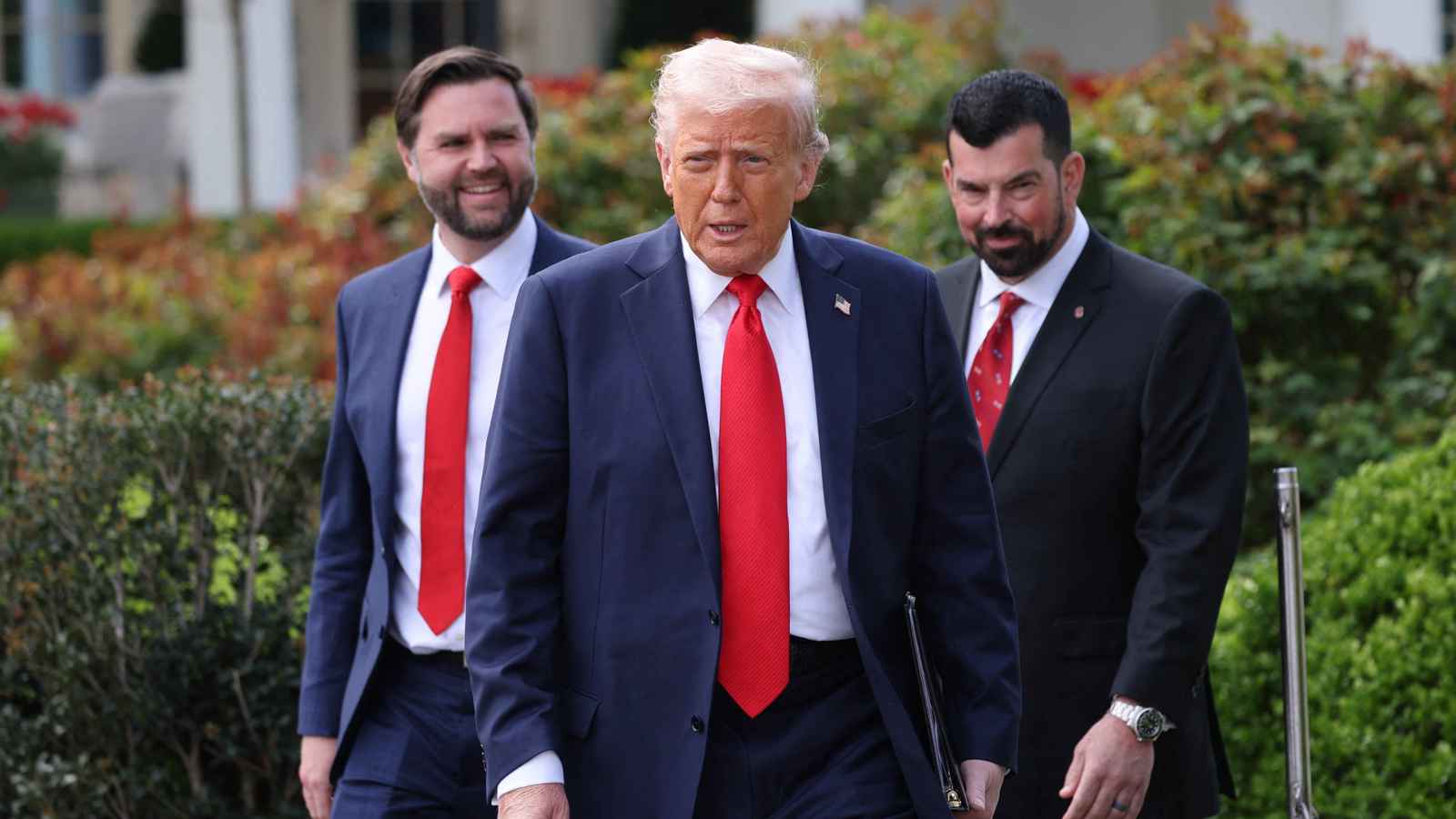 مؤسسات أمريكية تختار المواجهة لوقف "جموح ترامب"