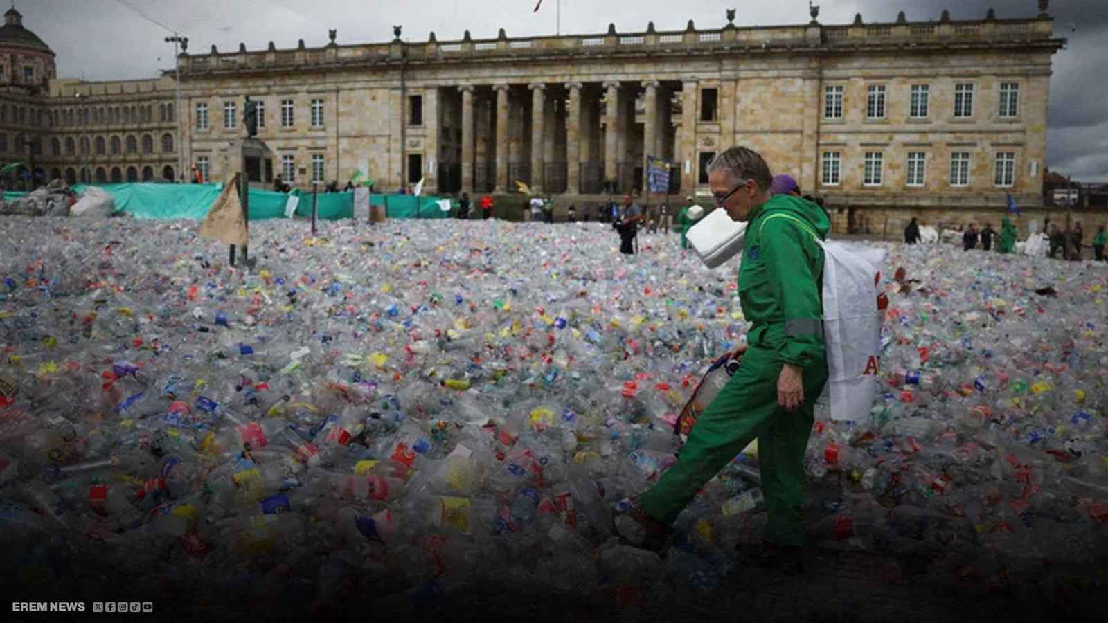 15 طن من النفايات.. حرب القمامة في كولومبيا احتجاجا على انخفاض الأجور