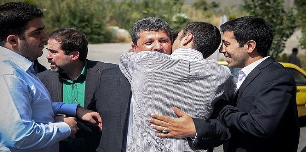 خوفًا من السجن.. نجل رفسنجاني يفرّ خارج إيران