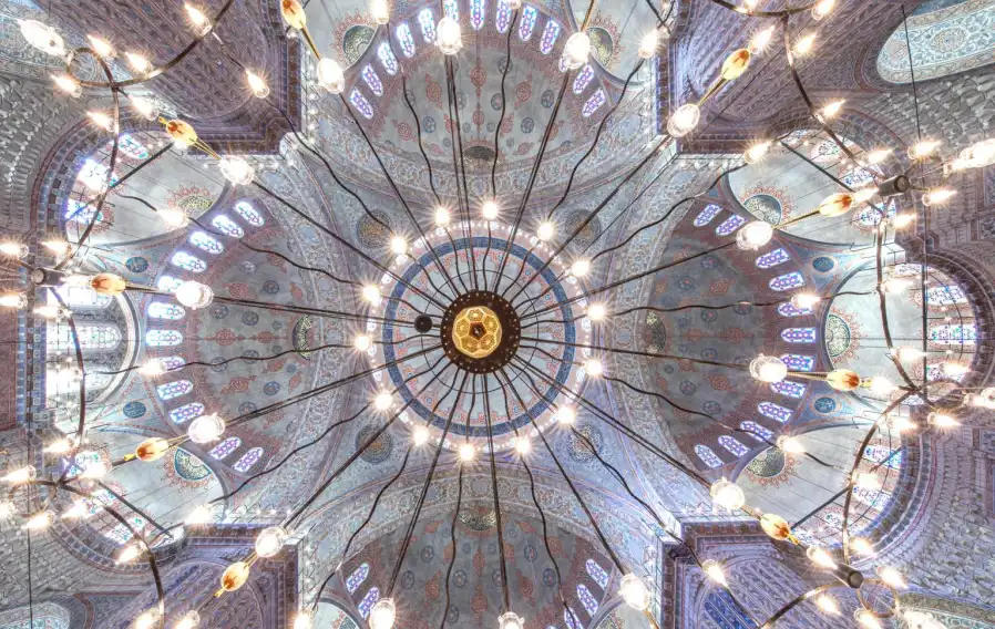 داخل الجامع الأزرق في إسطنبول