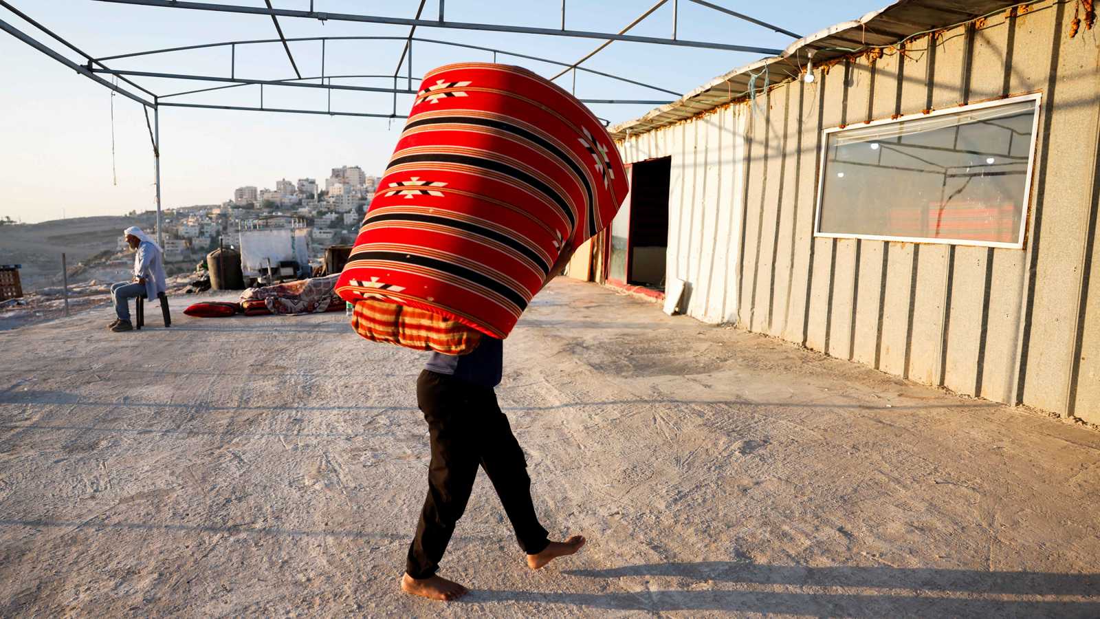 "الخروج من أرضنا يعادل الموت".. الأرض تضيق بالبدو في القدس