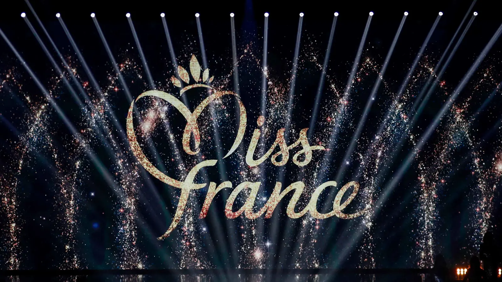 متسابقة تتفوق باختبار الثقافة ضمن "ملكة جمال فرنسا" 2025