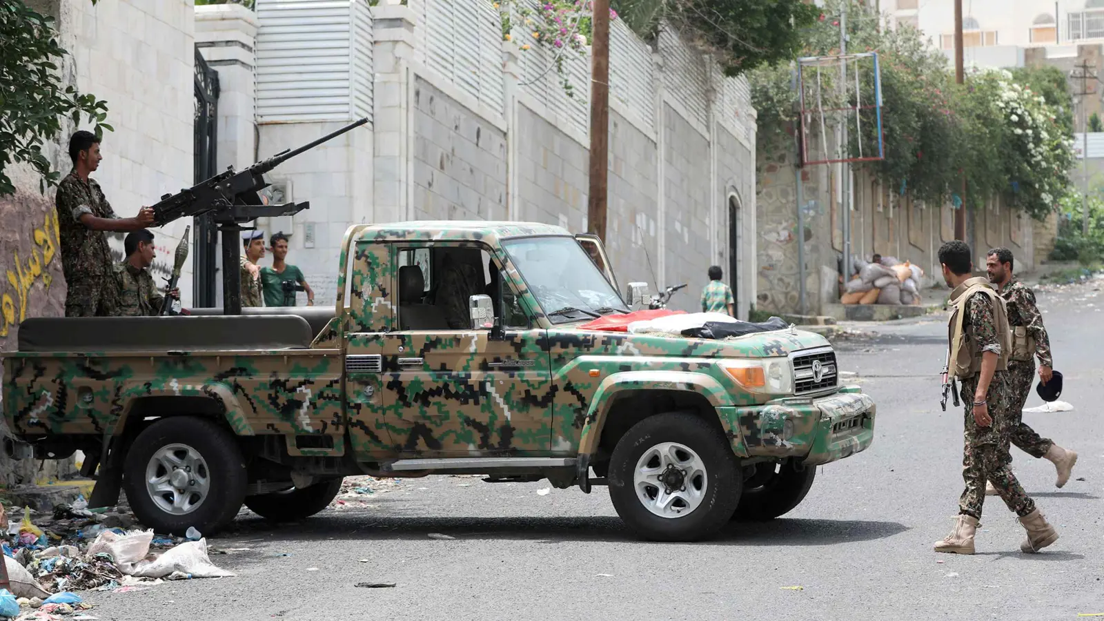 اليمن.. قتيلان و5 مصابين بسبب خلاف على "القات" (فيديو)