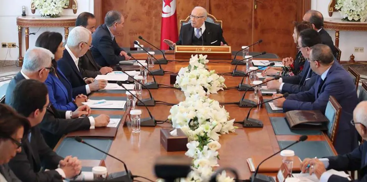 الرئيس التونسي يلمّح لأوّل مرّة إلى إقالة يوسف الشاهد (صور وفيديو)