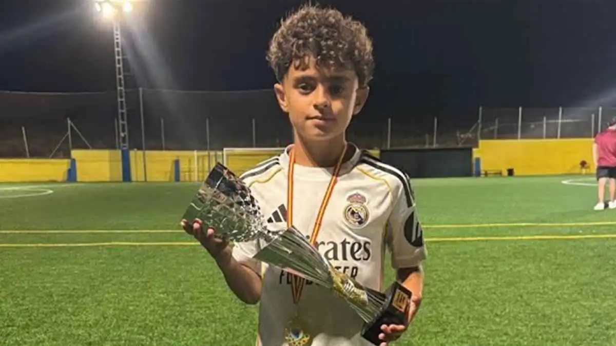 على طريقة زيدان.. نجم أكاديمية ريال مدريد دافيد سانشيز يسجل هدفا خرافيا (فيديو)