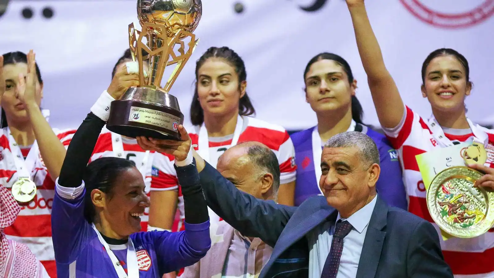 ما جدية استقالات مسؤولي الإفريقي وفوزي البنزرتي بعد الديربي ضد الترجي؟